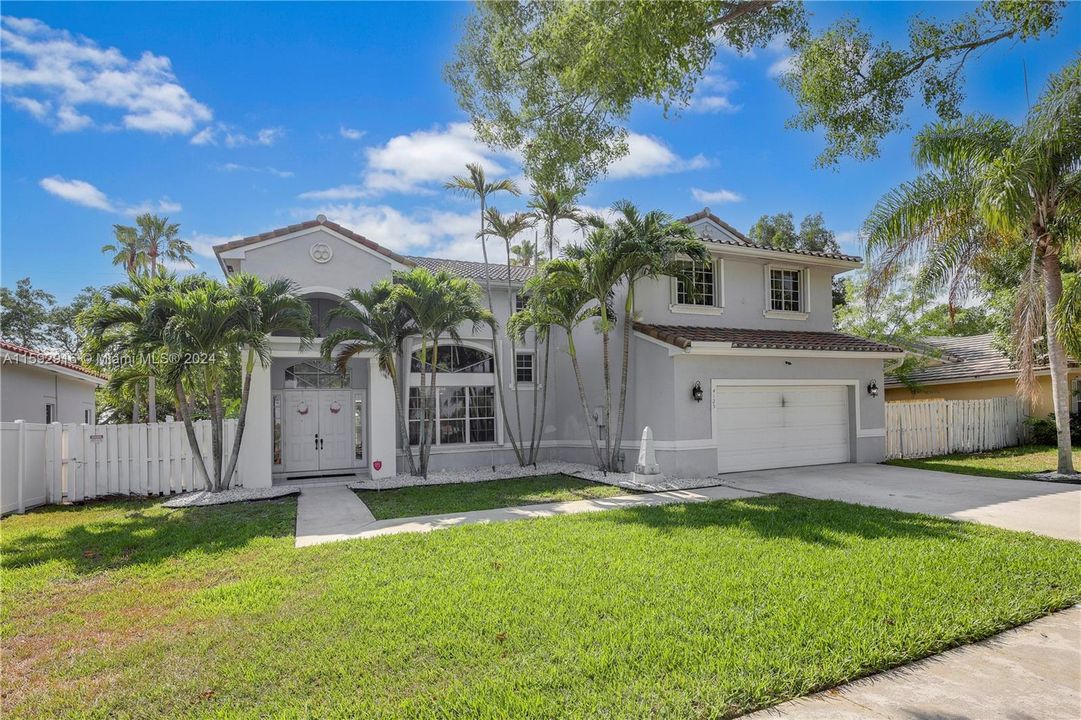 Recently Sold: $799,000 (4 beds, 3 baths, 2504 Square Feet)