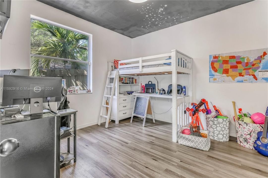 Recently Sold: $799,000 (4 beds, 3 baths, 2504 Square Feet)