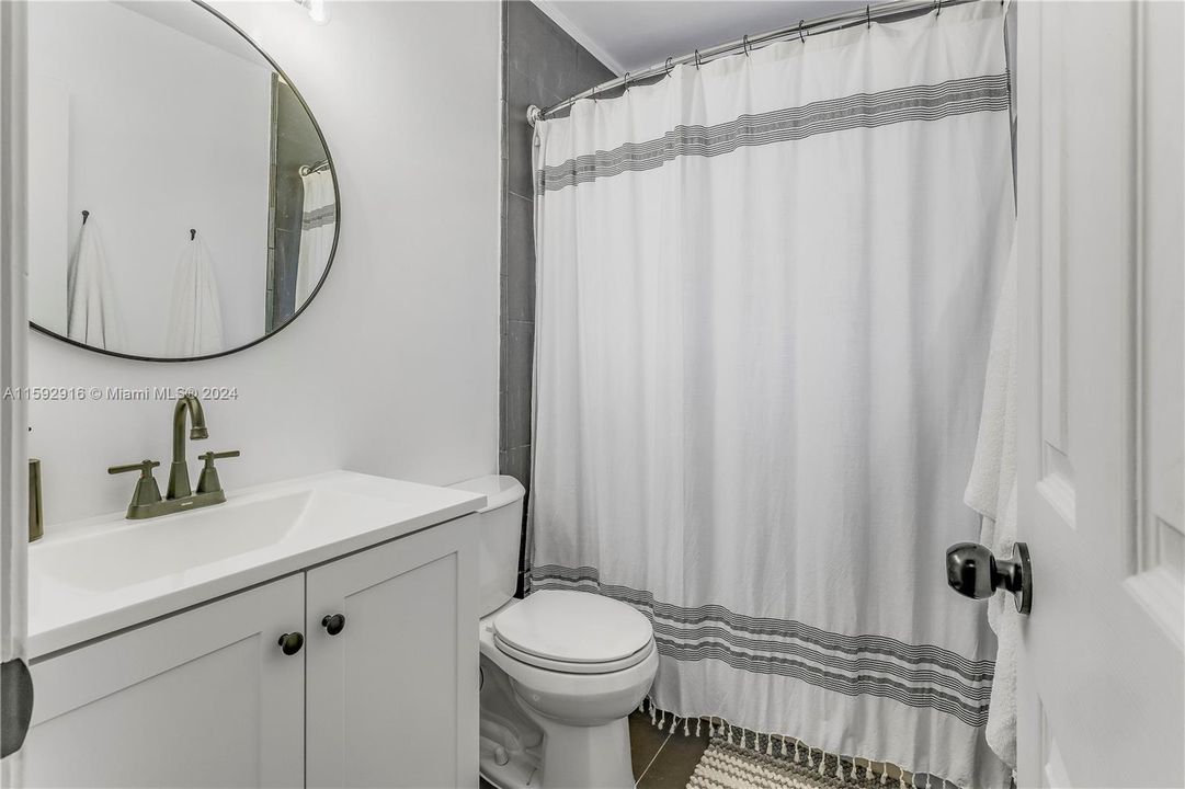 Recently Sold: $799,000 (4 beds, 3 baths, 2504 Square Feet)