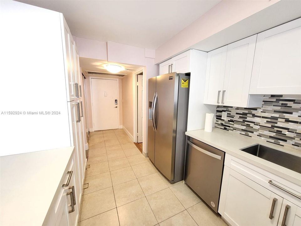 For Rent: $2,625 (2 beds, 2 baths, 1210 Square Feet)