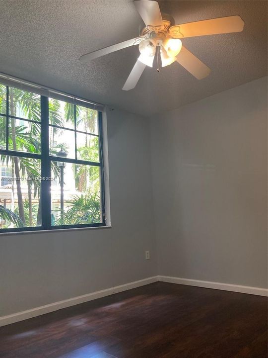 Active With Contract: $2,480 (2 beds, 2 baths, 1147 Square Feet)