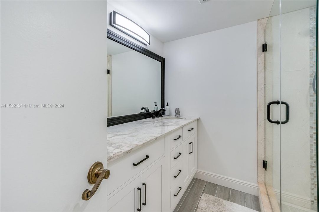 Active With Contract: $189,000 (2 beds, 2 baths, 834 Square Feet)