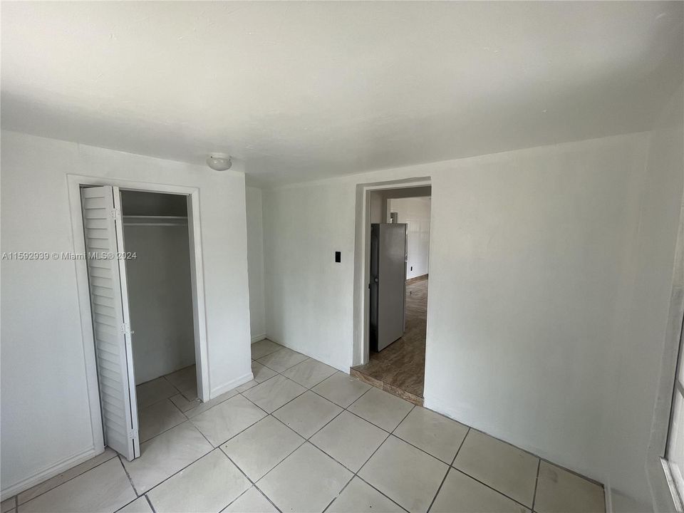Active With Contract: $2,100 (2 beds, 1 baths, 1242 Square Feet)