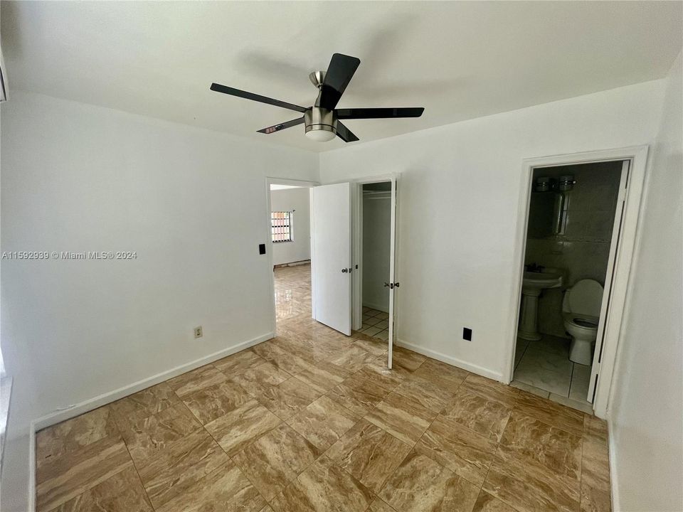 Active With Contract: $2,100 (2 beds, 1 baths, 1242 Square Feet)