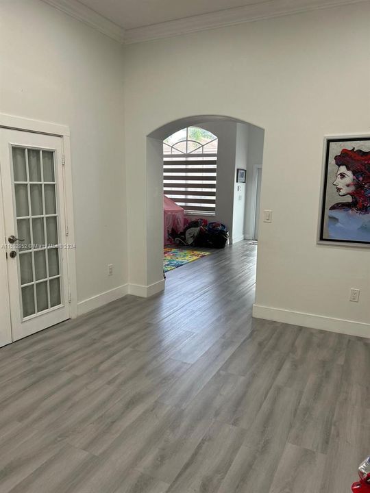 Active With Contract: $3,700 (3 beds, 2 baths, 1923 Square Feet)