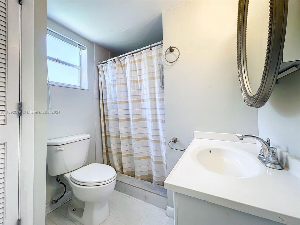 For Sale: $142,000 (2 beds, 2 baths, 850 Square Feet)