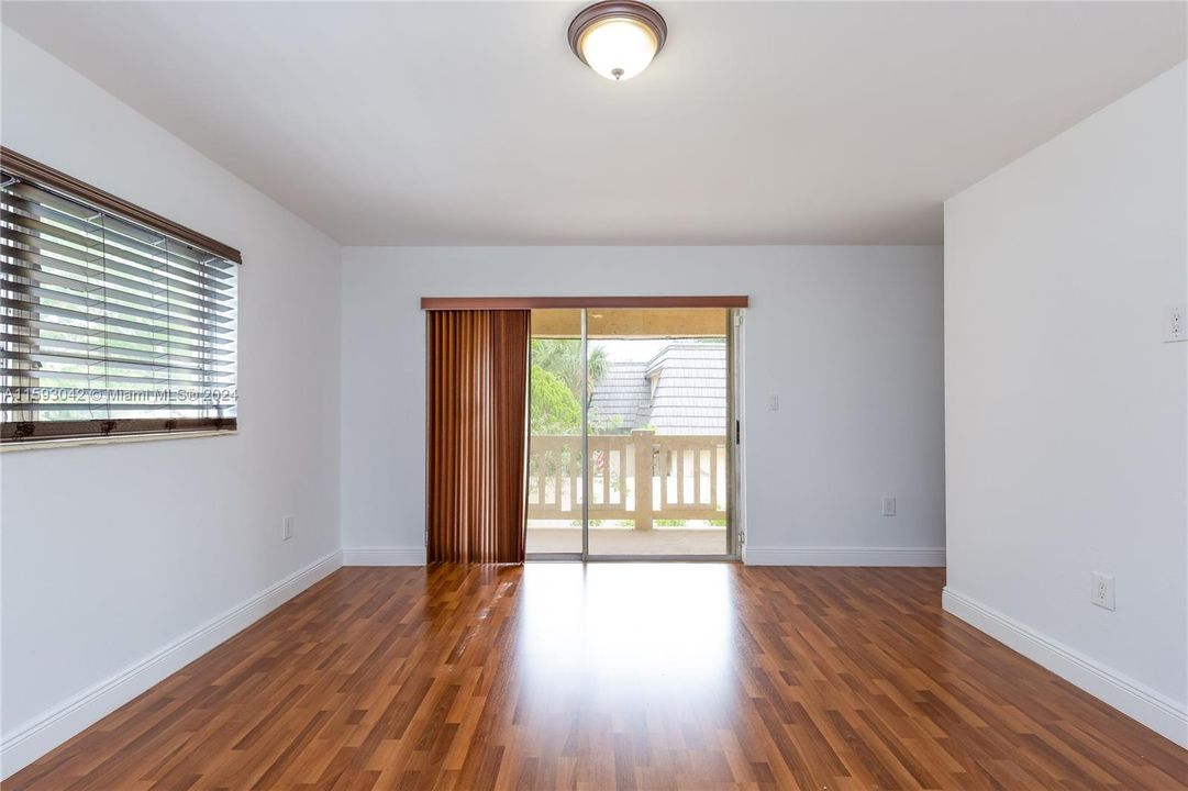 Active With Contract: $3,000 (3 beds, 2 baths, 1582 Square Feet)