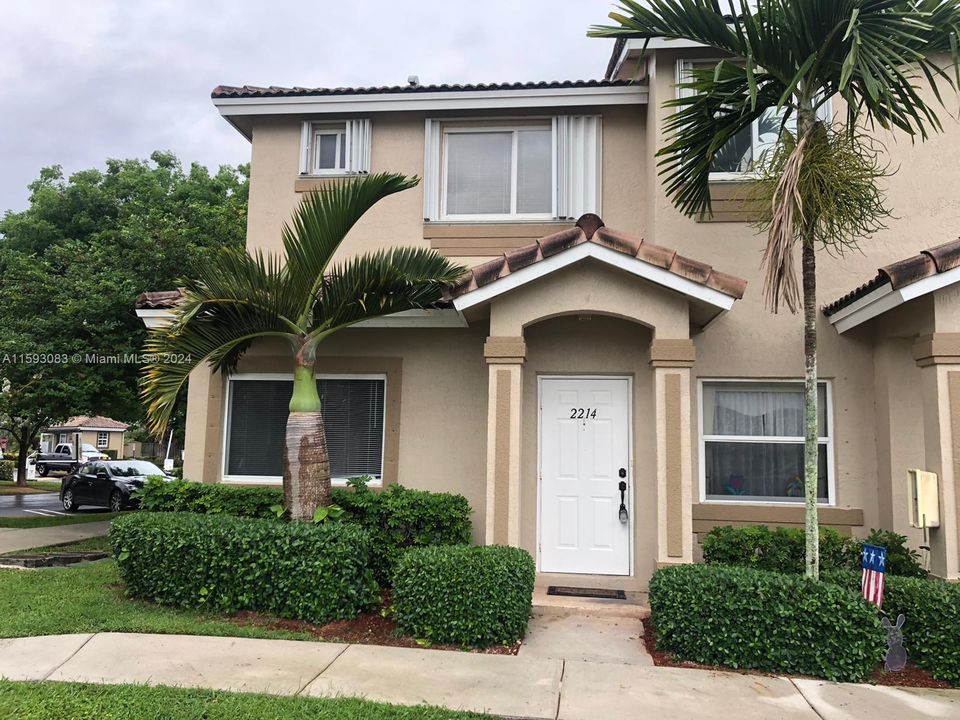 Active With Contract: $2,150 (2 beds, 2 baths, 1370 Square Feet)