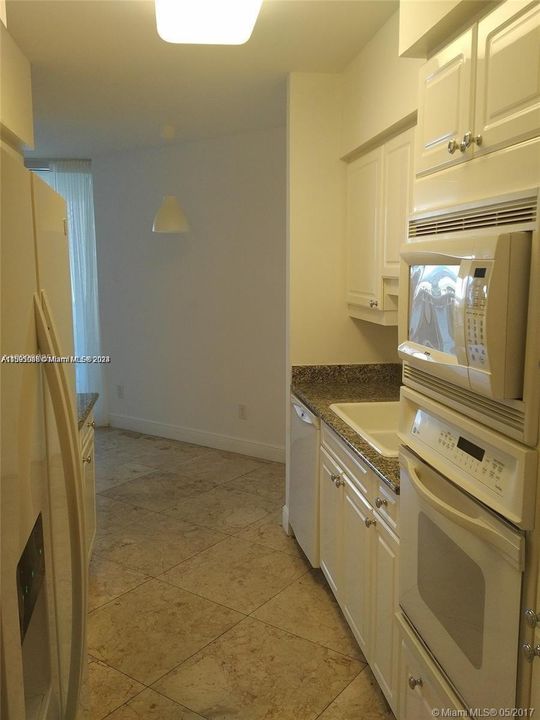 Active With Contract: $6,450 (2 beds, 2 baths, 1550 Square Feet)