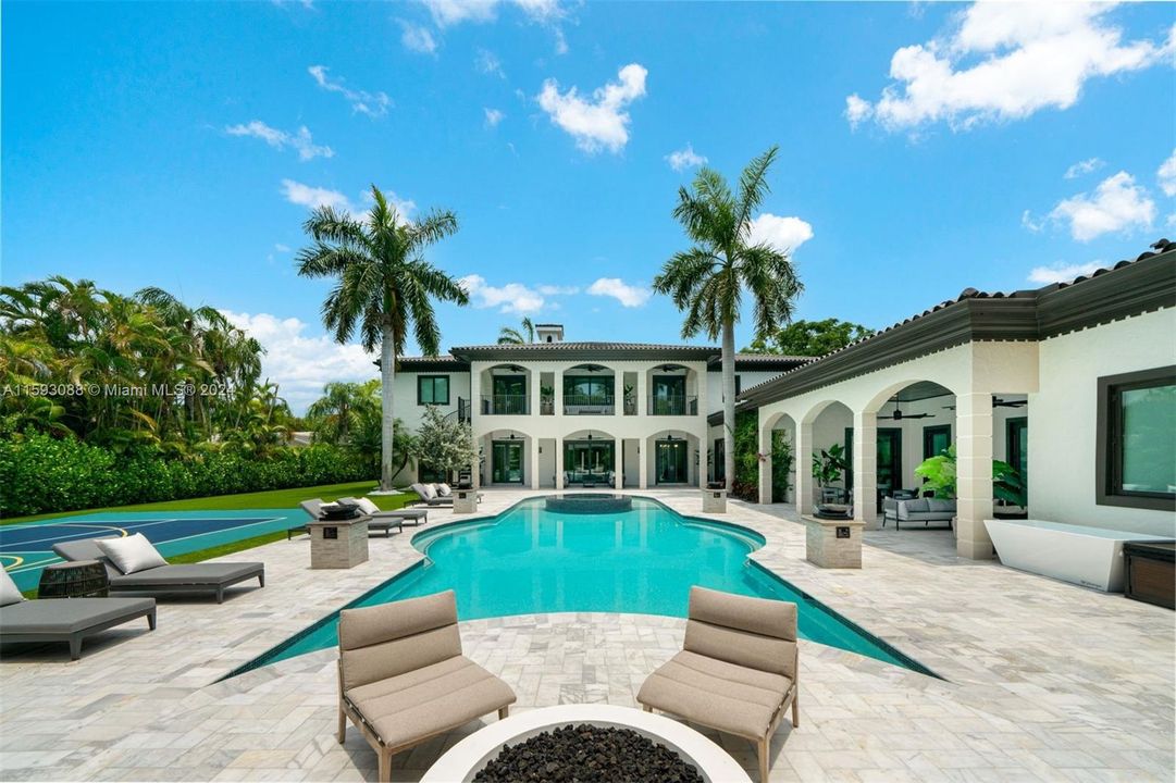 For Sale: $11,499,000 (7 beds, 8 baths, 8551 Square Feet)