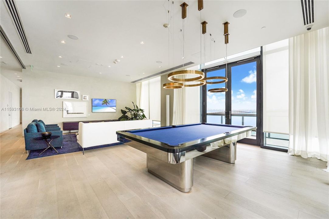 Active With Contract: $1,975,000 (3 beds, 3 baths, 1634 Square Feet)