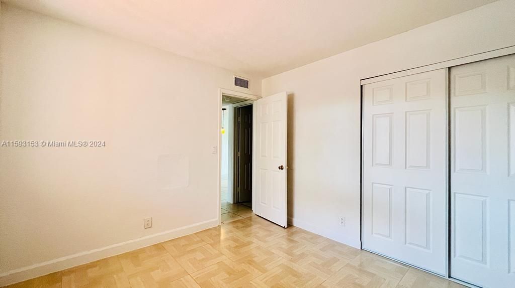 Active With Contract: $2,100 (2 beds, 2 baths, 1010 Square Feet)