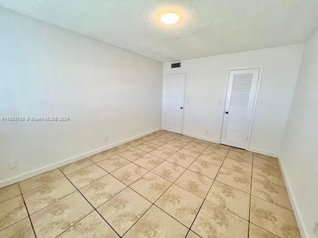 For Rent: $1,750 (1 beds, 1 baths, 676 Square Feet)