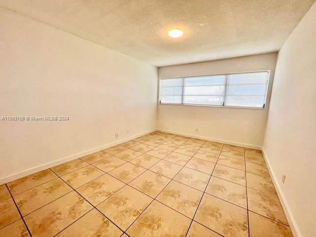 For Rent: $1,750 (1 beds, 1 baths, 676 Square Feet)