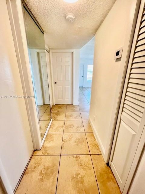 For Rent: $1,750 (1 beds, 1 baths, 676 Square Feet)