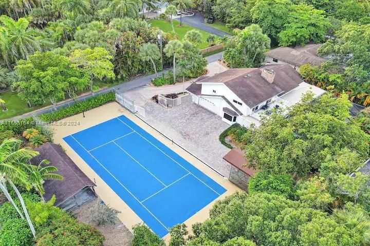 En Venta: $1,895,000 (5 camas, 3 baños, 2778 Pies cuadrados)