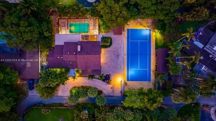 En Venta: $1,895,000 (5 camas, 3 baños, 2778 Pies cuadrados)