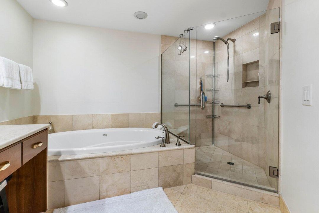 016-3800NorthOceanDrive-1651-RivieraBeac