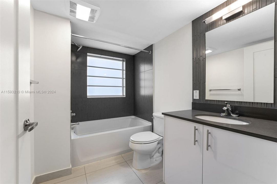 Active With Contract: $2,952 (1 beds, 1 baths, 671 Square Feet)