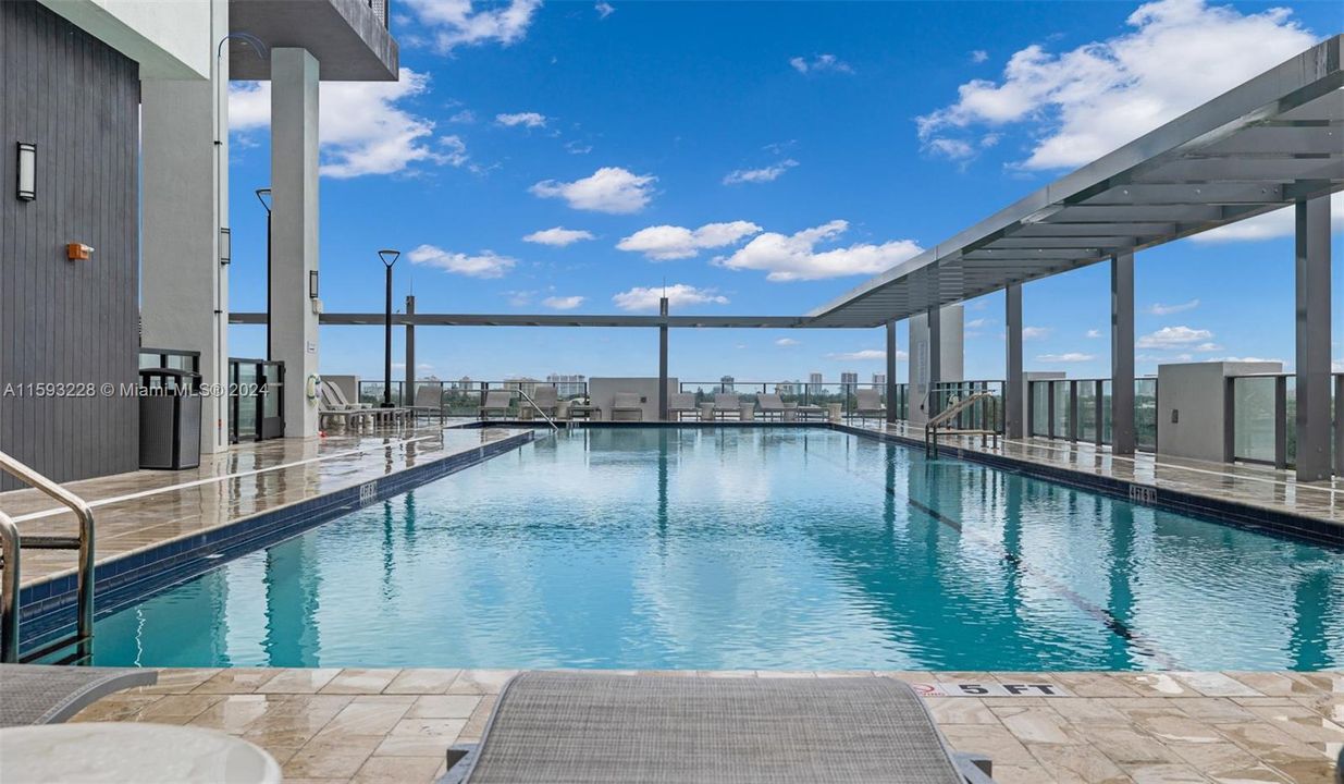 Active With Contract: $2,544 (1 beds, 1 baths, 768 Square Feet)