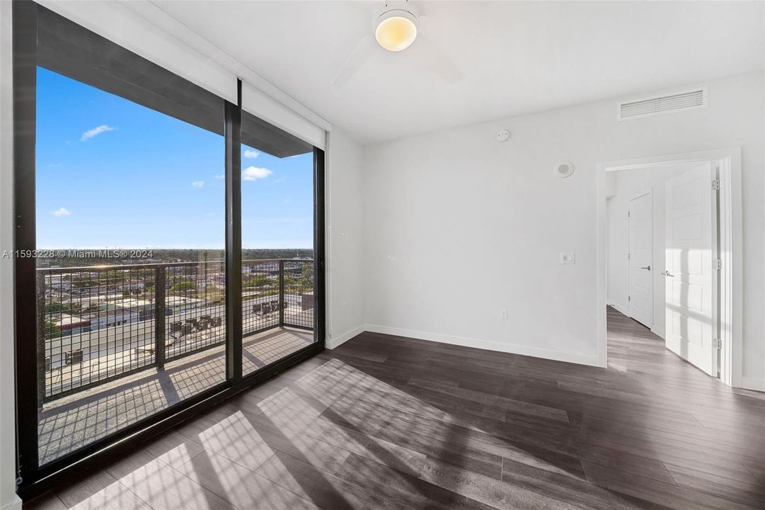 Active With Contract: $2,544 (1 beds, 1 baths, 768 Square Feet)