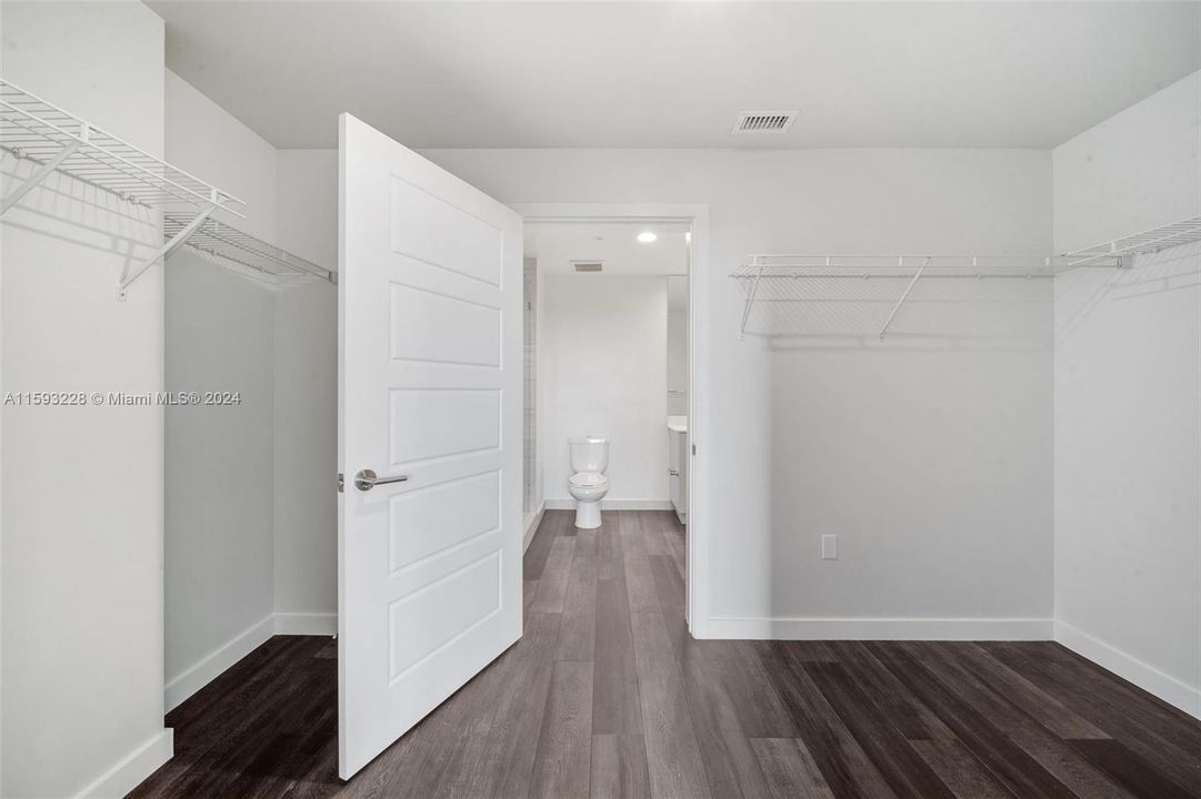 For Rent: $2,544 (1 beds, 1 baths, 768 Square Feet)