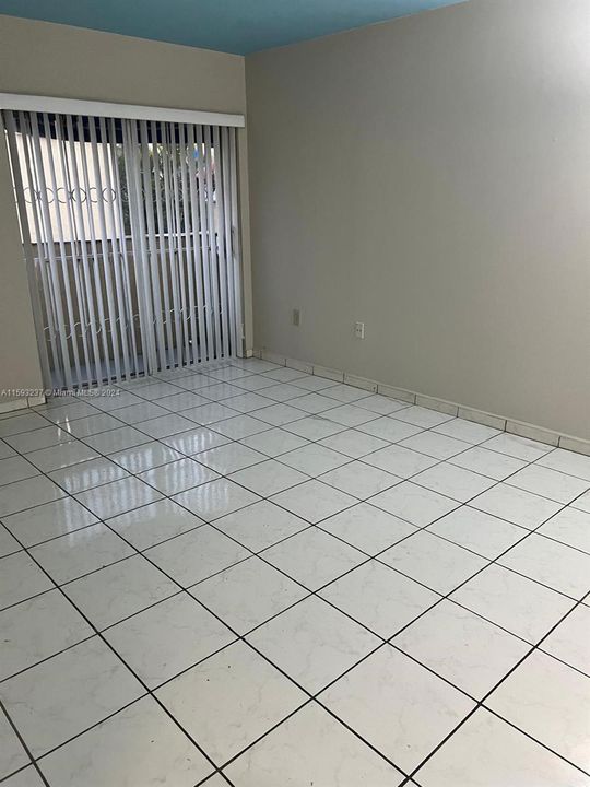 For Rent: $3,100 (3 beds, 2 baths, 1174 Square Feet)