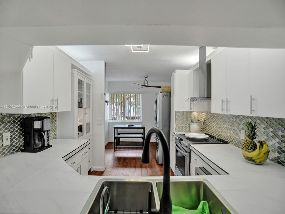 For Sale: $259,900 (2 beds, 2 baths, 1430 Square Feet)