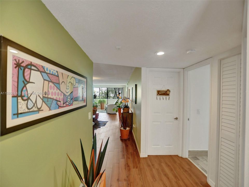 For Sale: $259,900 (2 beds, 2 baths, 1430 Square Feet)
