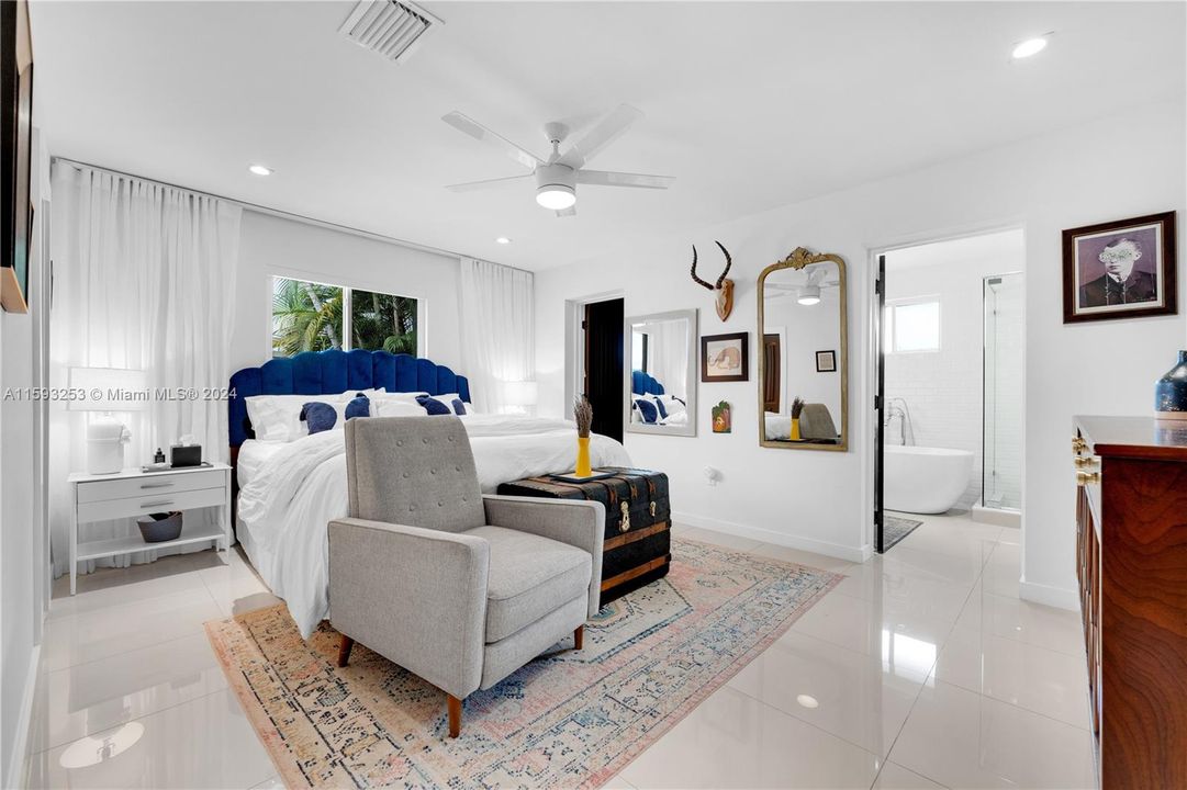 Active With Contract: $855,000 (3 beds, 2 baths, 1584 Square Feet)