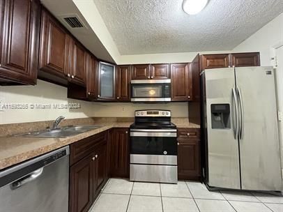 For Sale: $155,000 (2 beds, 2 baths, 1100 Square Feet)