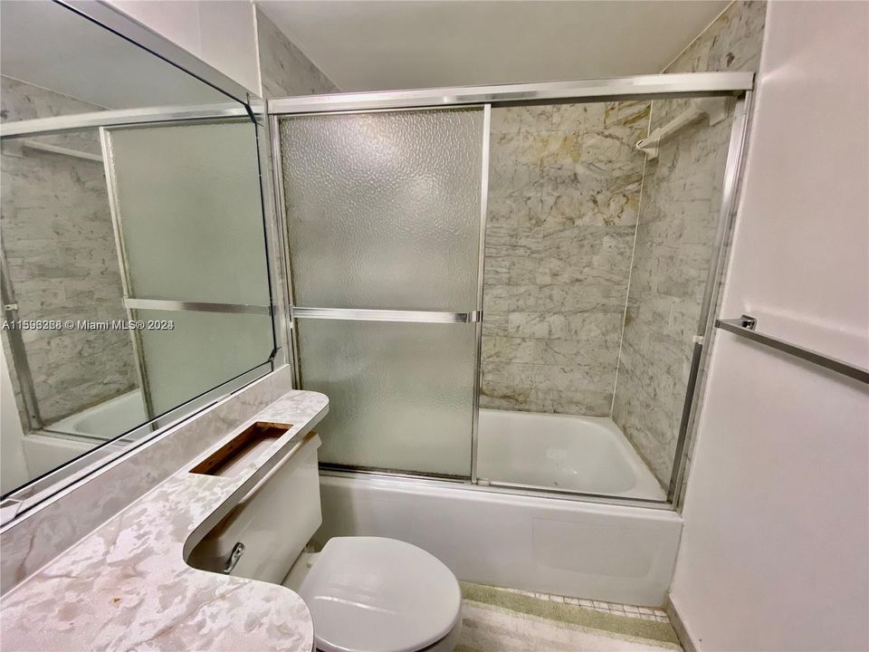 出租: $2,300 (2 贝兹, 2 浴室, 1170 平方英尺)