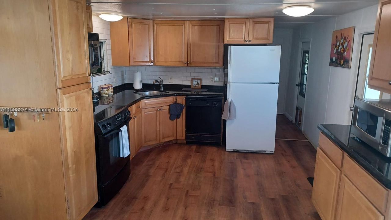 For Sale: $69,000 (2 beds, 2 baths, 1785 Square Feet)