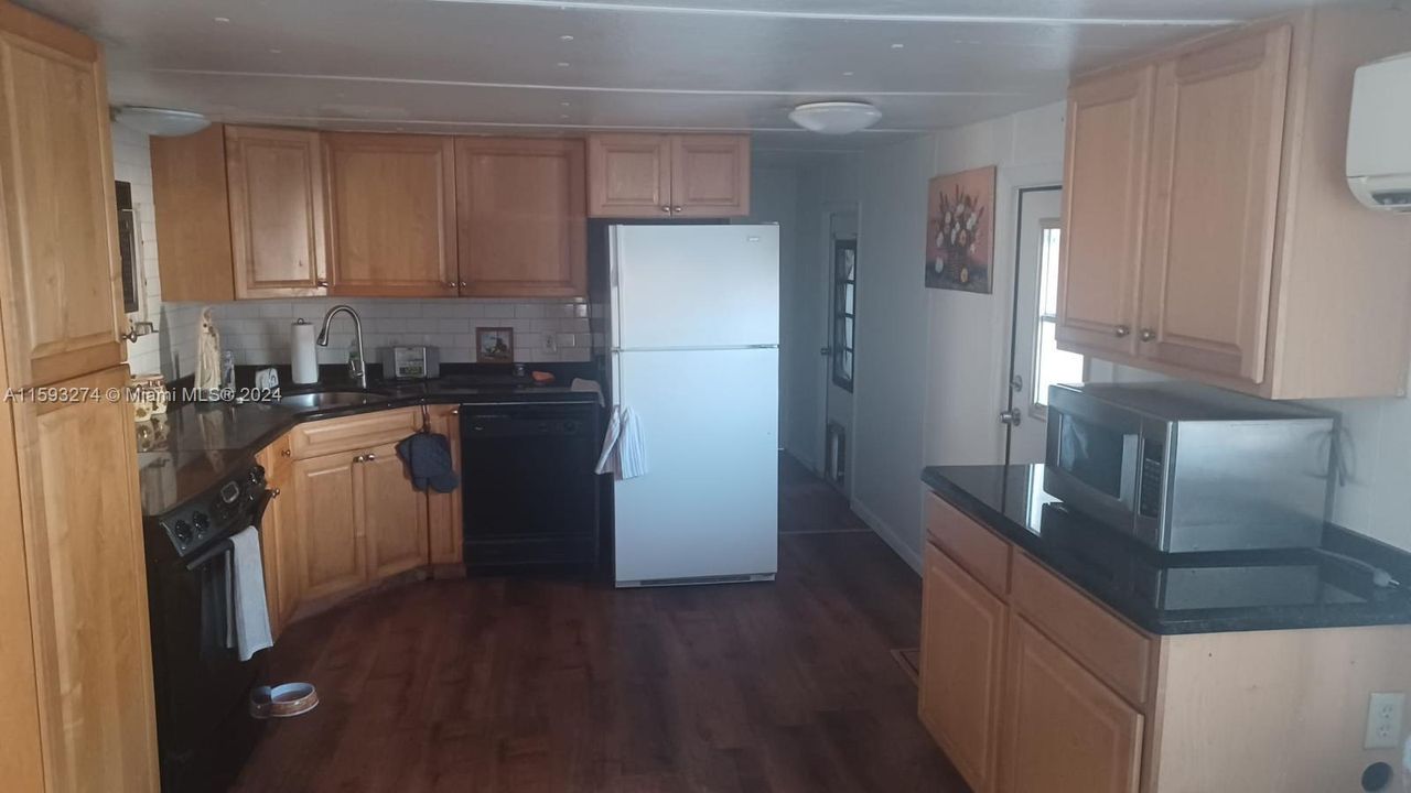 For Sale: $69,000 (2 beds, 2 baths, 1785 Square Feet)