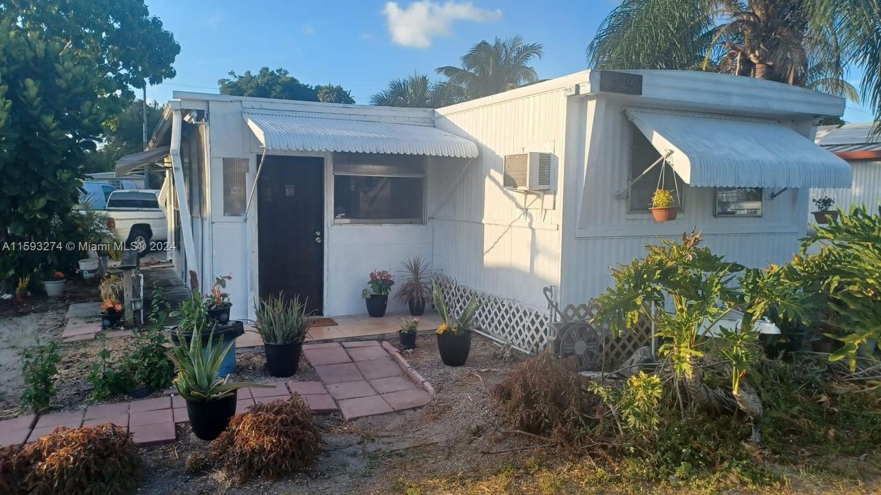 For Sale: $69,000 (2 beds, 2 baths, 1785 Square Feet)