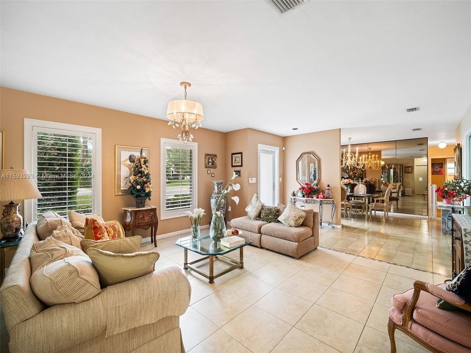 Active With Contract: $2,000,000 (4 beds, 3 baths, 2380 Square Feet)