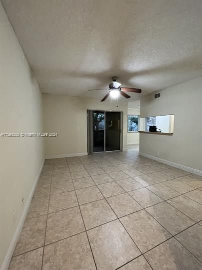 For Sale: $155,000 (1 beds, 1 baths, 695 Square Feet)