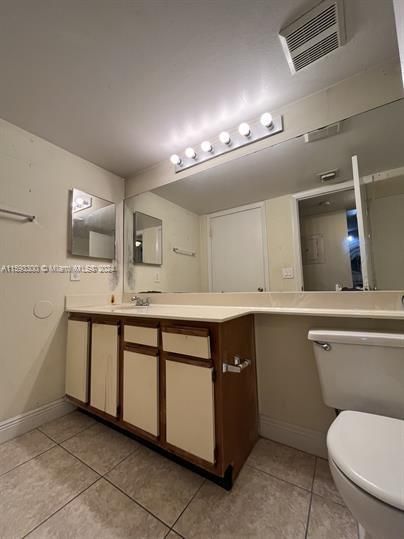 For Sale: $155,000 (1 beds, 1 baths, 695 Square Feet)