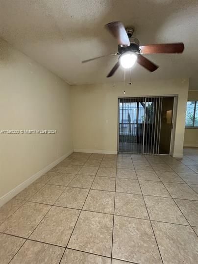 For Sale: $155,000 (1 beds, 1 baths, 695 Square Feet)