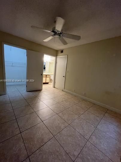 For Sale: $155,000 (1 beds, 1 baths, 695 Square Feet)