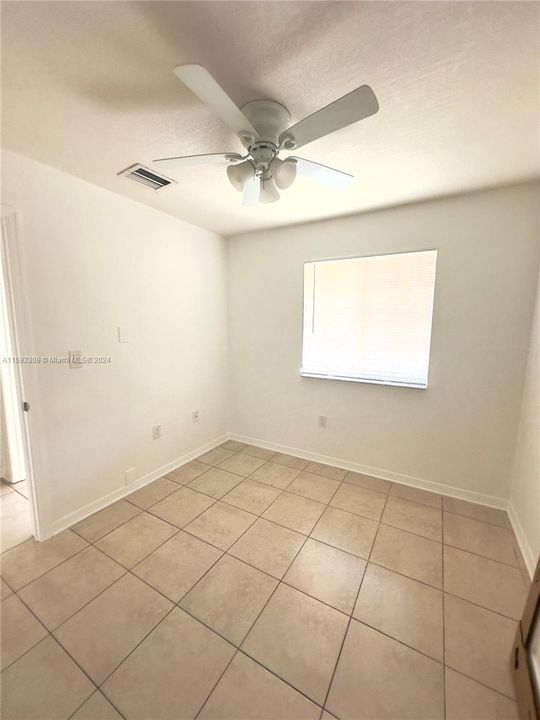 For Rent: $2,600 (3 beds, 2 baths, 1131 Square Feet)