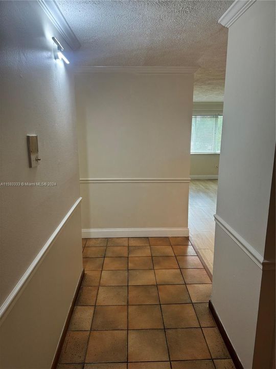 Active With Contract: $1,800 (2 beds, 1 baths, 1075 Square Feet)