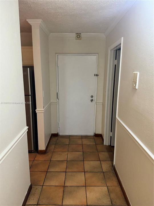 Active With Contract: $1,800 (2 beds, 1 baths, 1075 Square Feet)