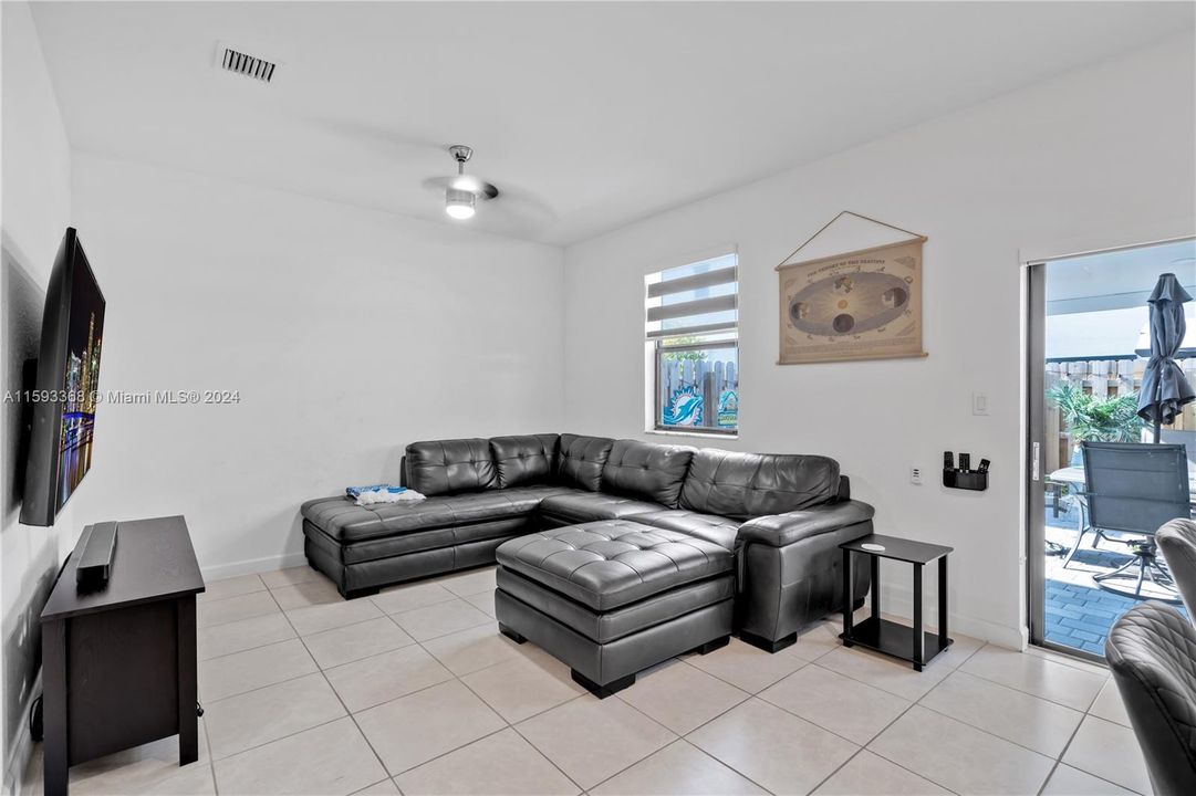 For Sale: $440,000 (3 beds, 2 baths, 1630 Square Feet)