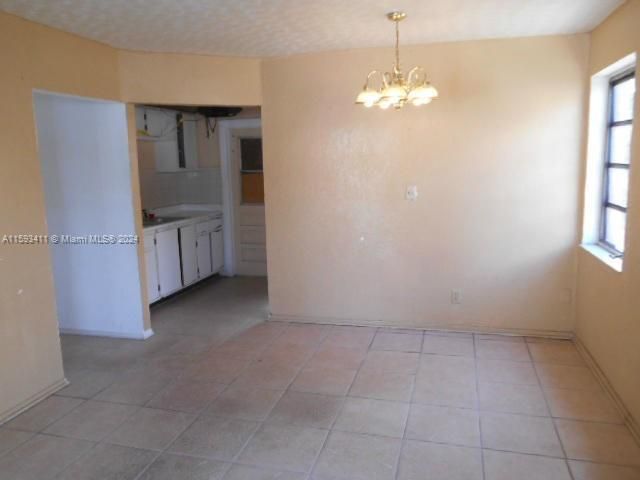 For Sale: $179,000 (2 beds, 1 baths, 720 Square Feet)