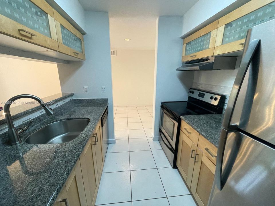 Recently Rented: $1,750 (1 beds, 1 baths, 780 Square Feet)