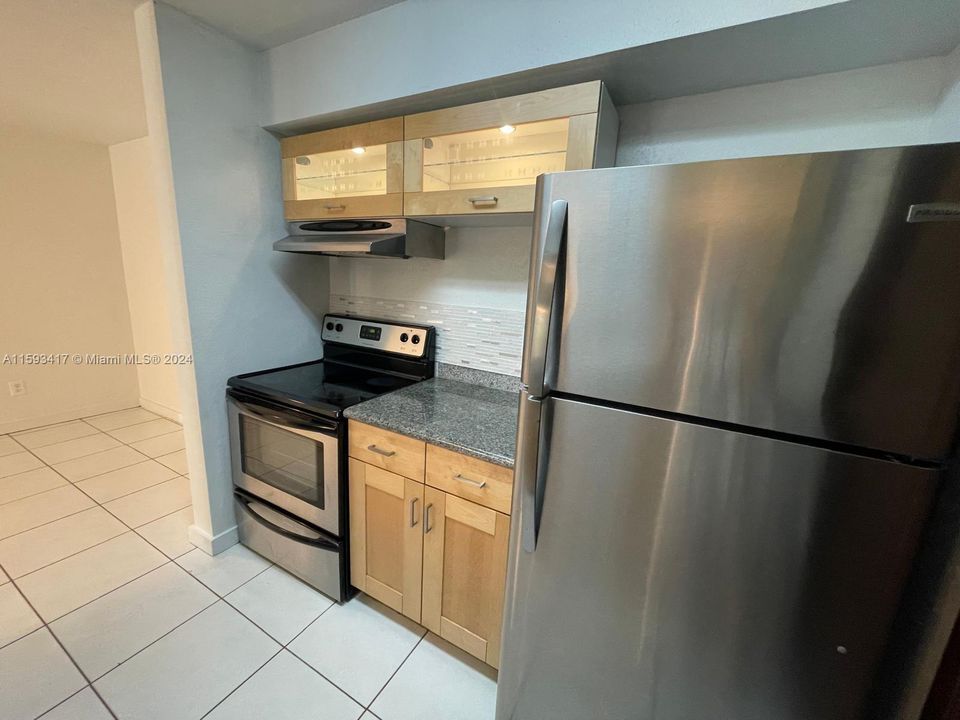 Recently Rented: $1,750 (1 beds, 1 baths, 780 Square Feet)