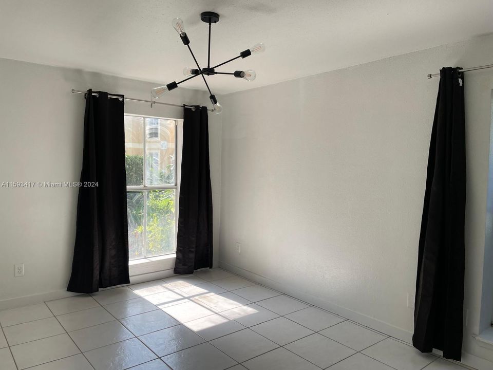 Recently Rented: $1,750 (1 beds, 1 baths, 780 Square Feet)