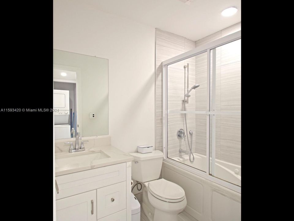 For Sale: $310,000 (2 beds, 2 baths, 1079 Square Feet)