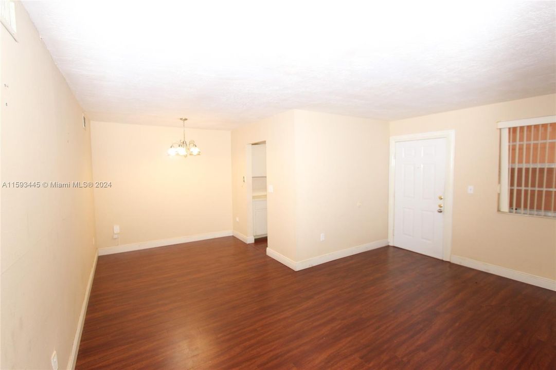 Active With Contract: $1,850 (1 beds, 1 baths, 625 Square Feet)